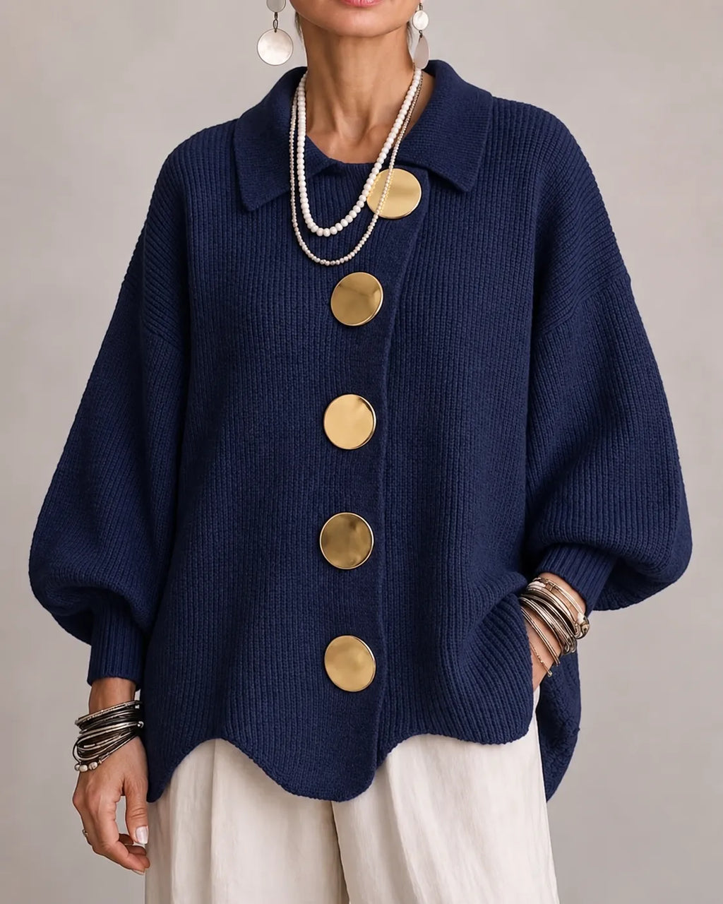 Elara | Cardigan Oversize en Maille à Boutons Dorés