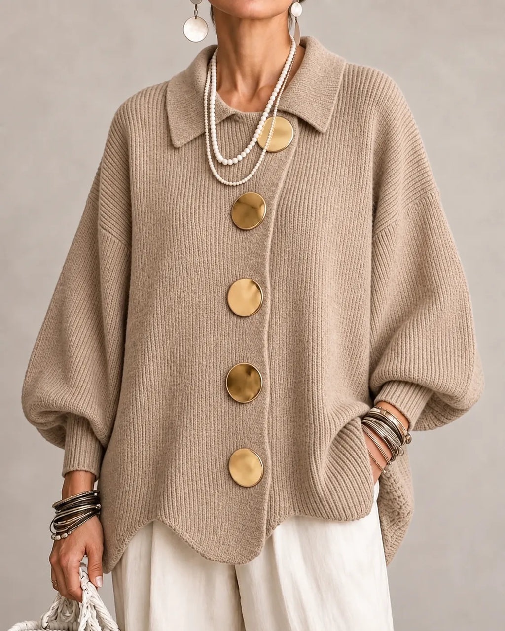 Elara | Cardigan Oversize en Maille à Boutons Dorés