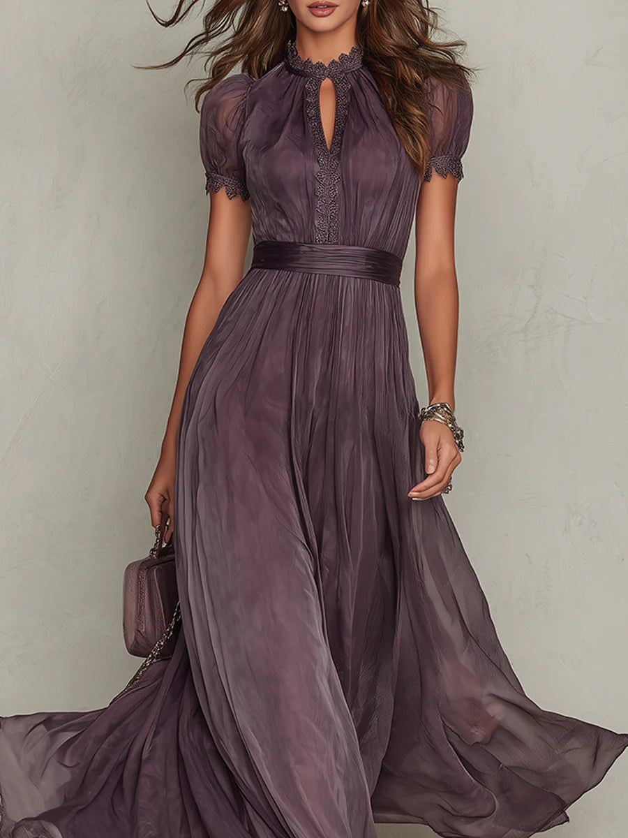 Ambre | Robe longue violette avec découpe goutte d'eau et bordure en dentelle de mousseline