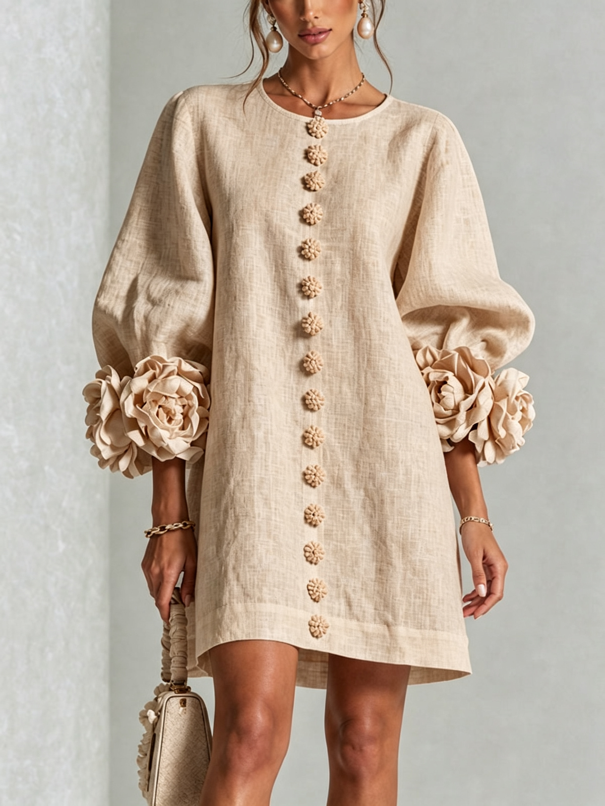 Ambra | Robe Mini en Mélange de Lin à Poignets Fleur, Beige