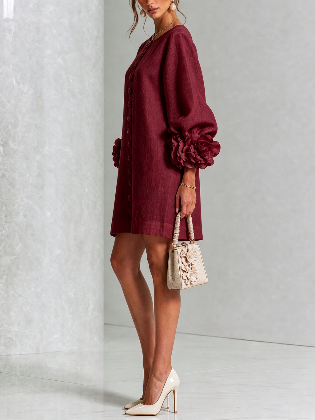 Ilaria | Robe Mini en Mélange de Lin à Poignets Fleur, Bordeaux