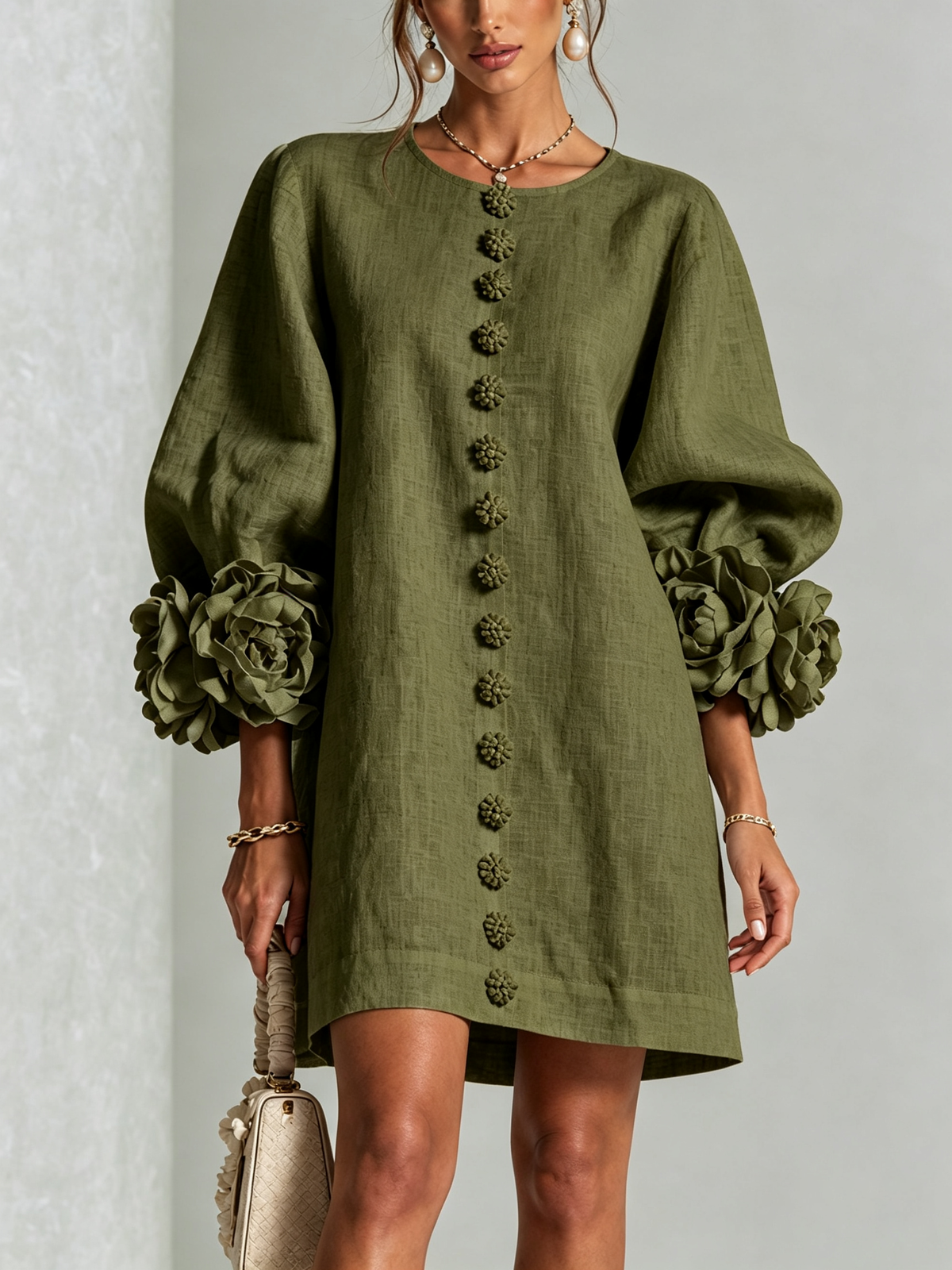 Gaia | Robe Mini en Mélange de Lin à Poignets Fleur, Vert Olive