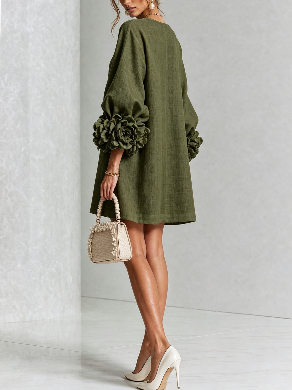 Gaia | Robe Mini en Mélange de Lin à Poignets Fleur, Vert Olive