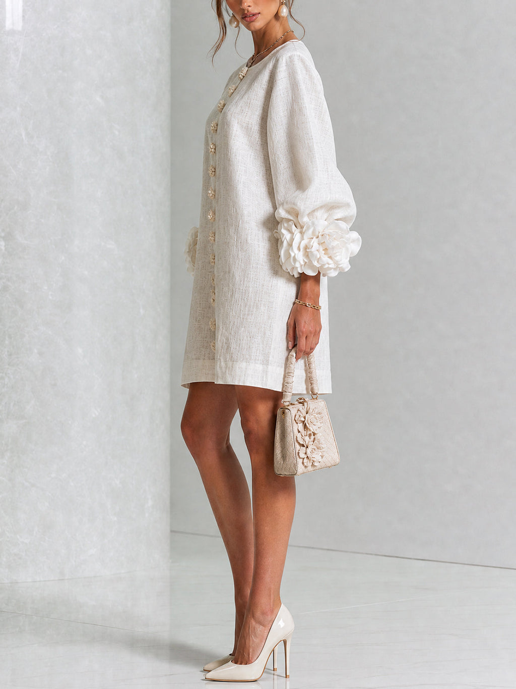 Chiara | Robe Mini en Mélange de Lin à Poignets Fleur, Blanc