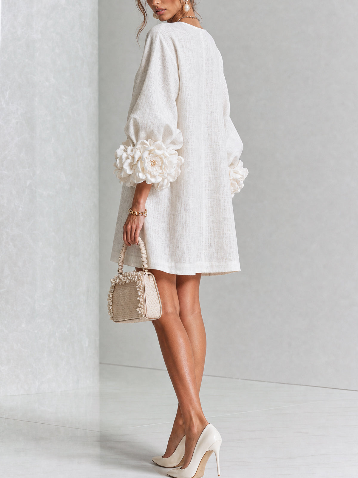 Chiara | Robe Mini en Mélange de Lin à Poignets Fleur, Blanc